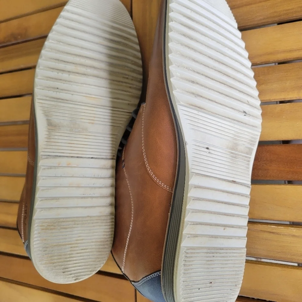 Brown Leather Chukka Boots with Blue Laces